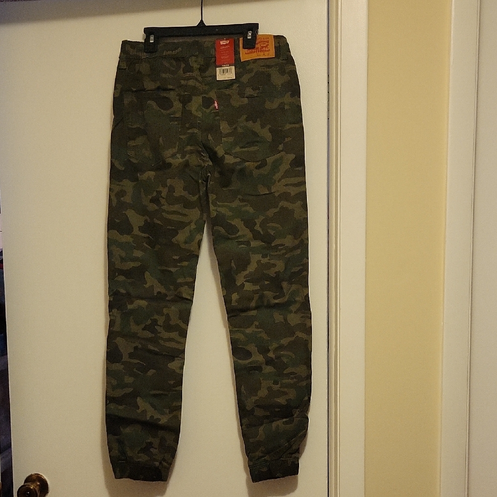 NWT: Levi's Youth Stretch Camo Joggers